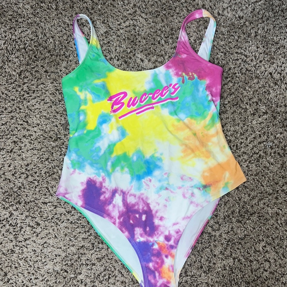 SOLD❌bucees swimsuit XL